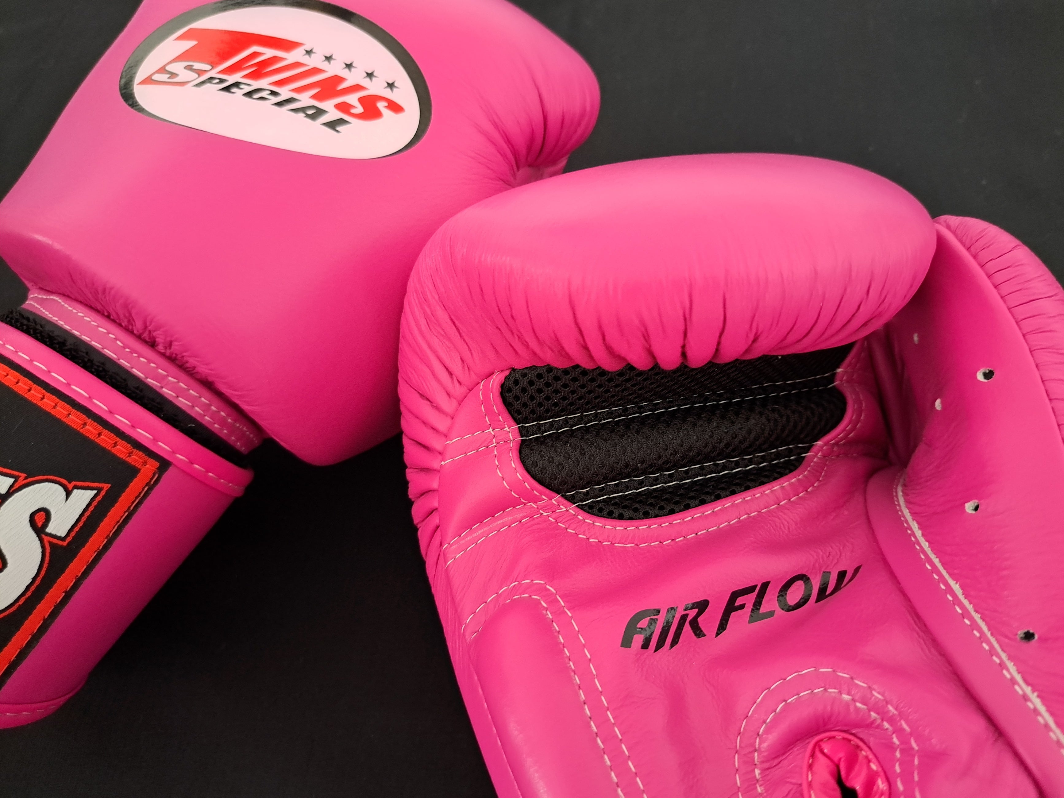 Twins airflow boxing sales gloves