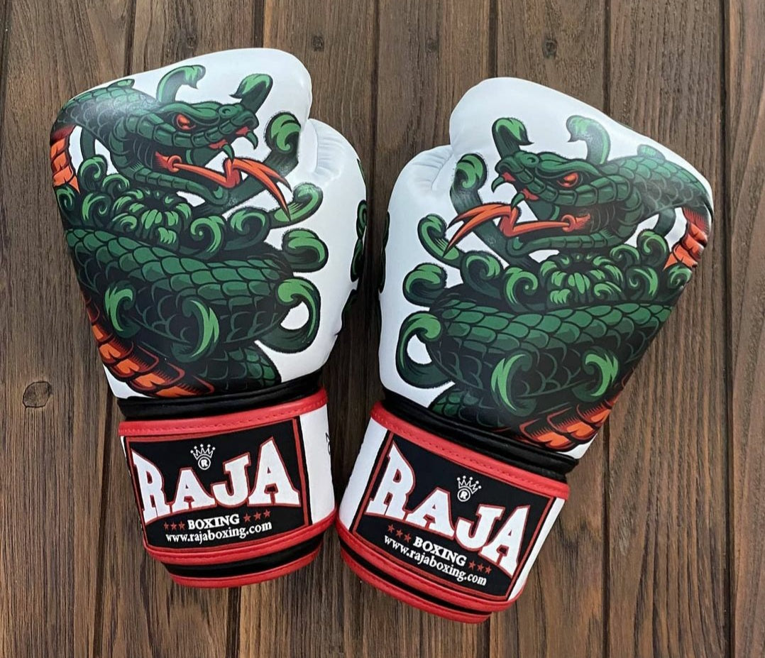 Raja Thai Boxing Gloves " Betofogassi" Pattern