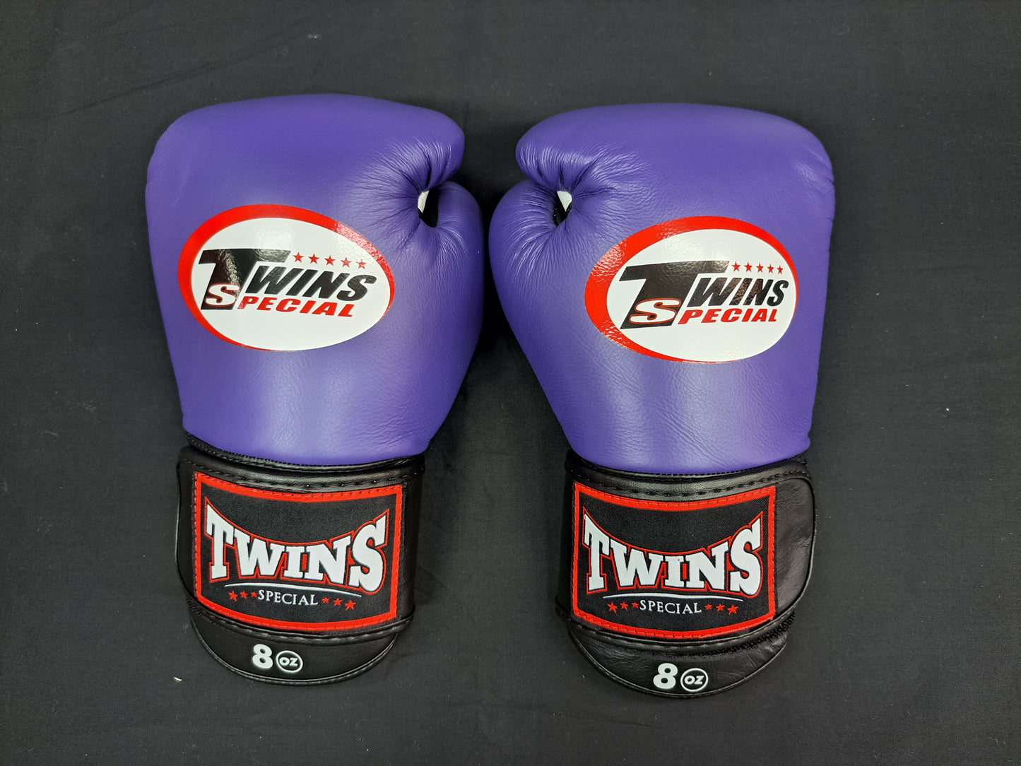 Twins Special "King" style thai boxing gloves