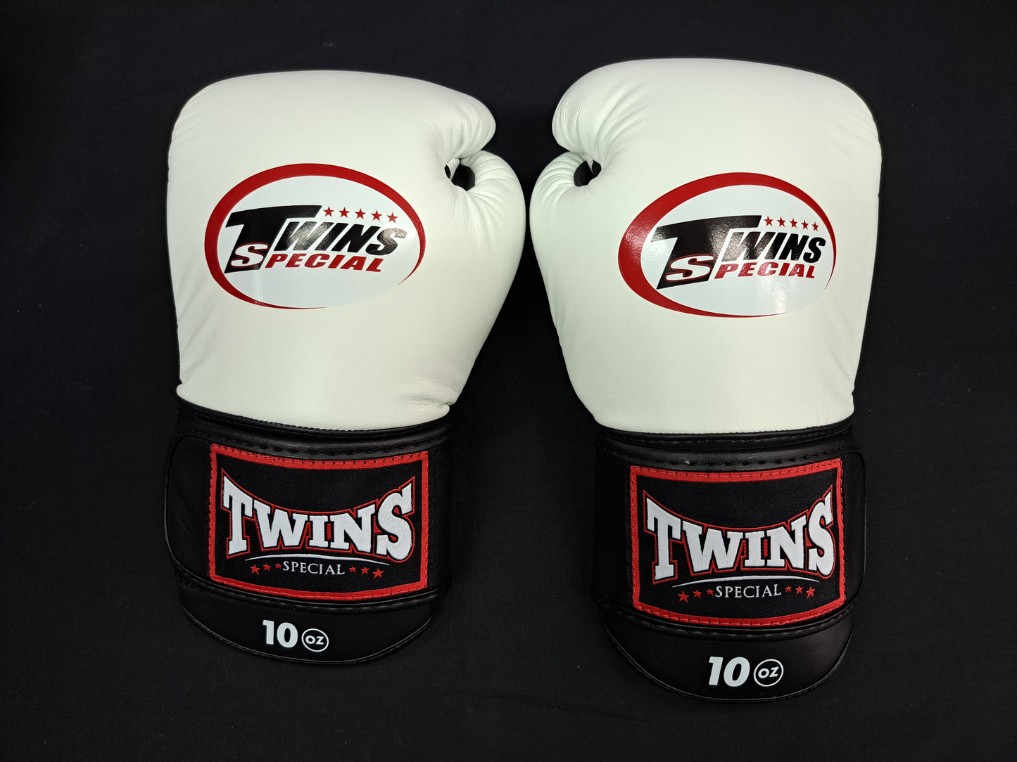 Twins Special "King" style thai boxing gloves