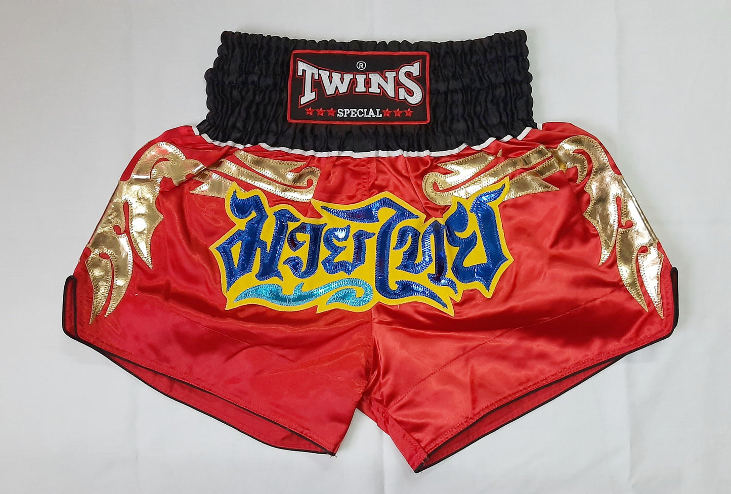 Twins Thai Boxing Shorts Black/Red - Satin